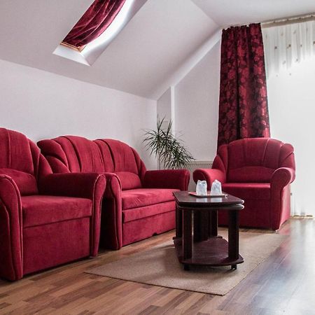 Pensiunea Octogon Piatra Neamţ Exterior foto