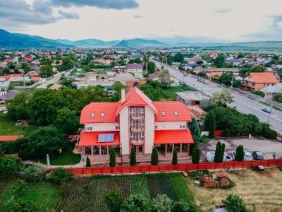 Pensiunea Octogon Piatra Neamţ Exterior foto