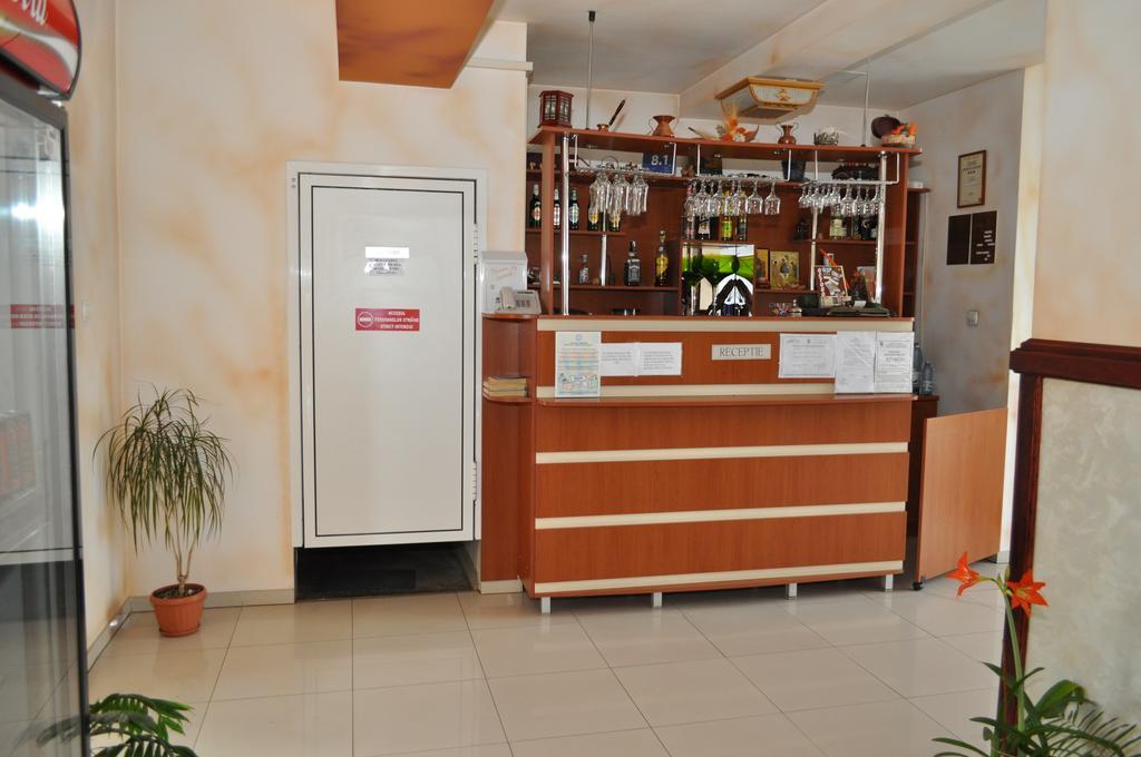 Pensiunea Octogon Piatra Neamţ Exterior foto
